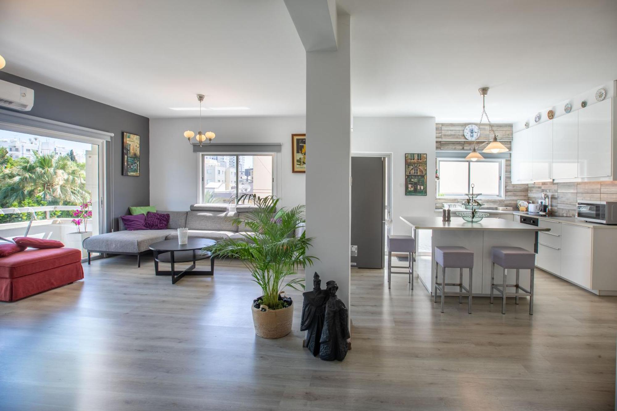 Neapolis Residence Spacious Quiet Near Beach Лимасол Экстерьер фото